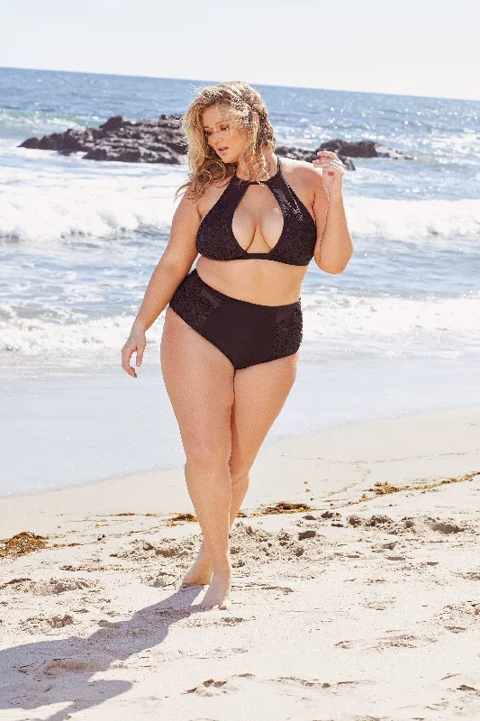 Women's demi - cup bras for a sexy lookHunter McGrady Plus Size/Curve Black High Neck Lace Panel Bikini Top